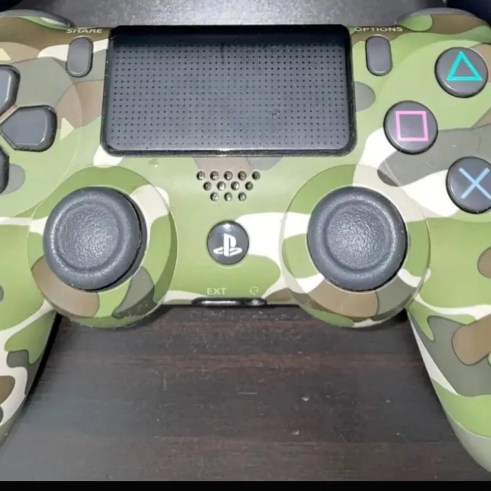 PS4 controller camo - Picture 1 of 2